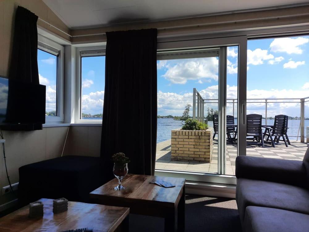 Visserslust - Woonboten & Appartementen Vinkeveen Kültér fotó
